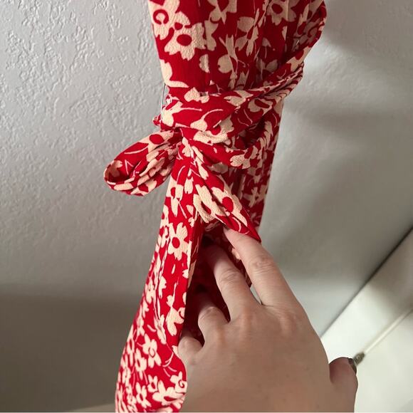 Madewell Floral Wrap-Front Romper in Mini Daisy - Picture 8 of 9